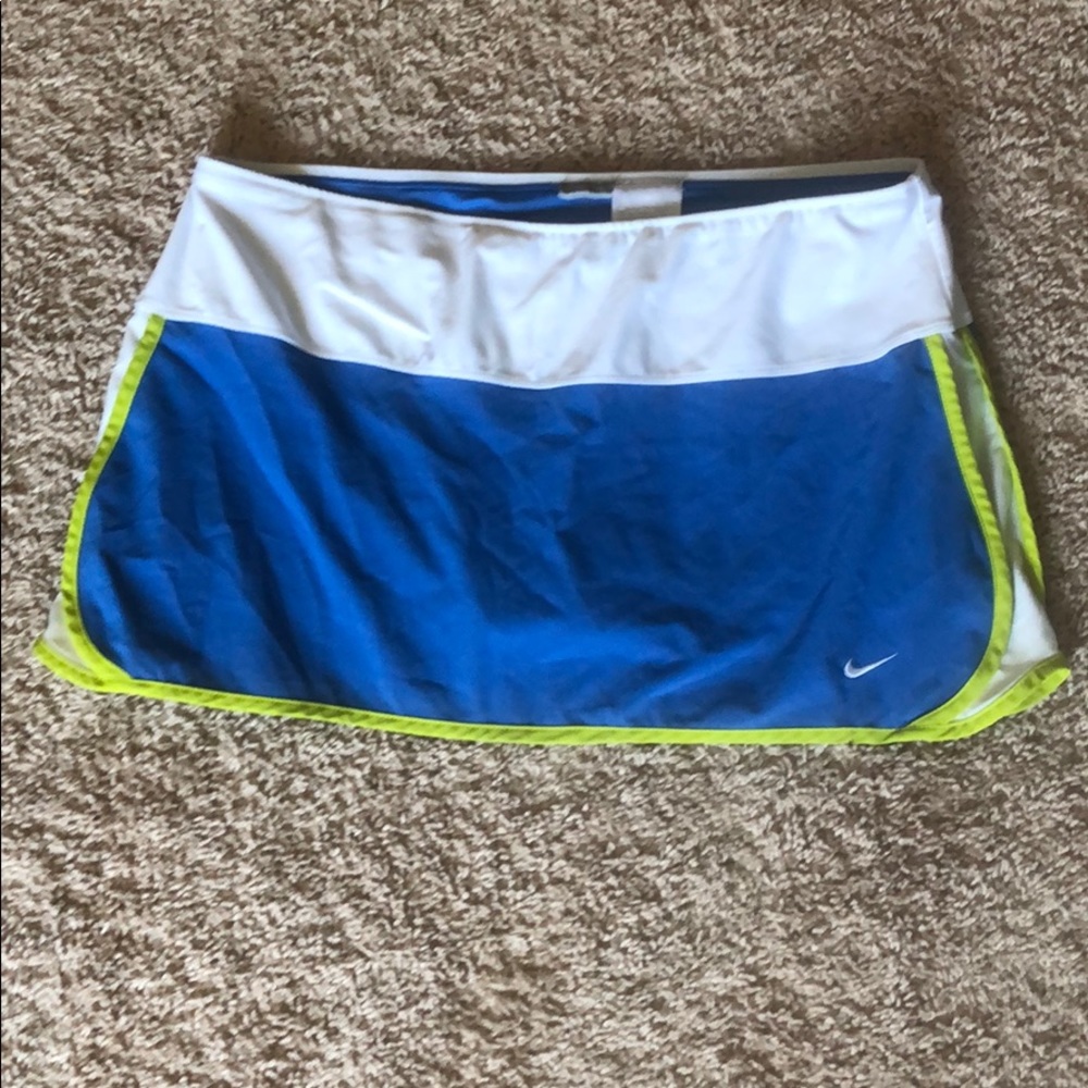 GUC Nike tennis skirt large, built-in shorts